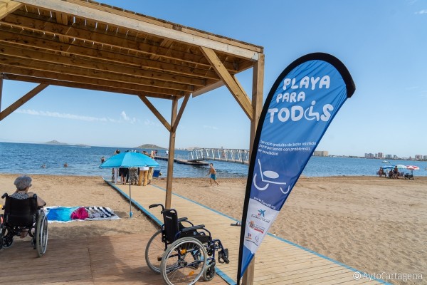 La playa de San Ginés tendrá baño asistido a partir del 15 de junio, y Playa Honda y Puerto Bello desde el 1 de julio