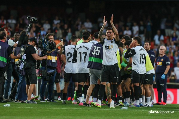El Valencia CF dice adiós a la temporada en el Benito Villamarín