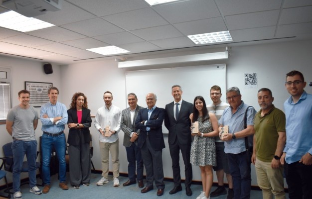 La Cátedra Vectalia de Movilidad entrega sus premios anuales a los alumnos de la UA