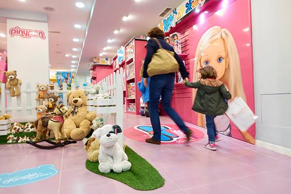 Abre en Valencia la primera juguetería con la marca Famosa