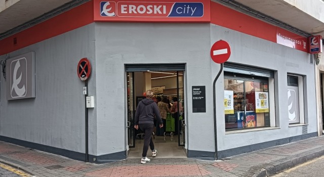 Eroski vuelve a la Región de Murcia y abre un supermercado en Águilas