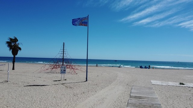 Burriana contratará a dos personas desempleadas para reforzar el mantenimiento de sus playas