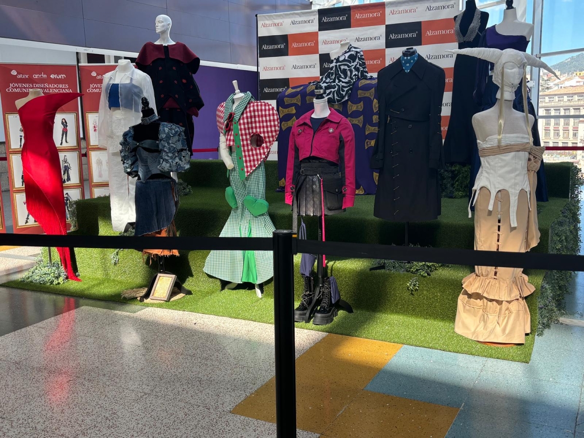 Exposición de los trabajos finalistas a los premios Ande. - Exposición de los trabajos finalistas a los premios Ande.