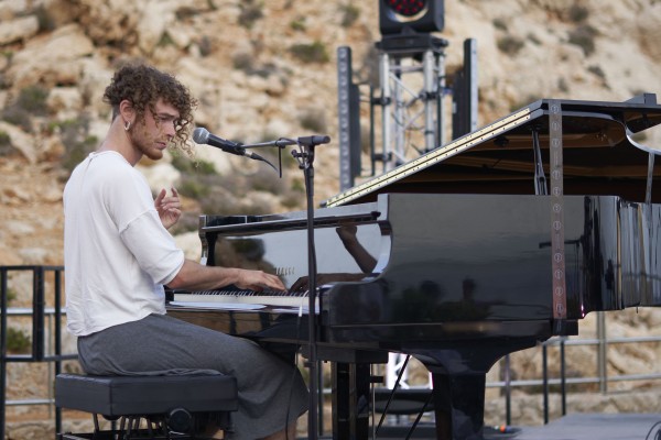 Del cant gregorià a la música contemporània: Marc Vilajuana conté multituds