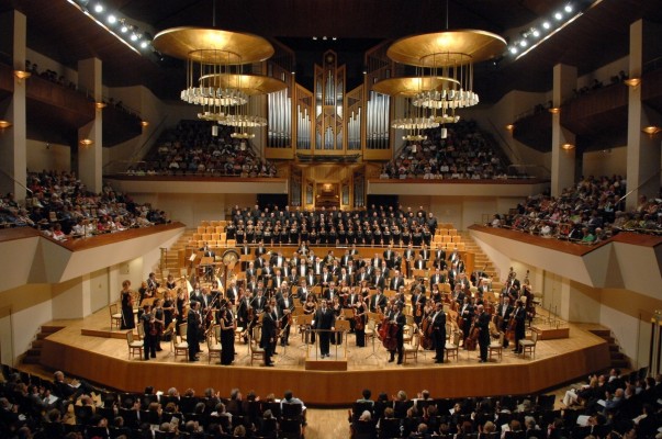 El Auditorio Regional celebra su 30 aniversario con la vuelta de la Orquesta Nacional de España tres décadas después