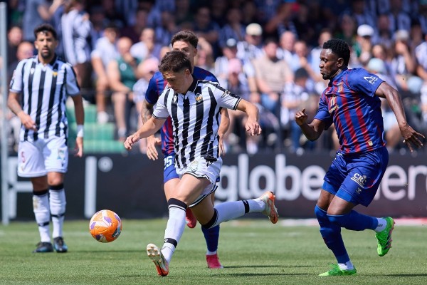 Calatrava, decisivo en el Castellón: lidera al equipo con 15 participaciones directas en goles