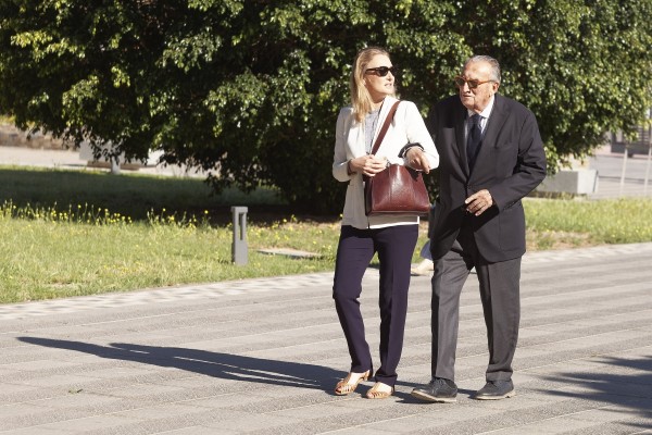 Carlos Fabra alega que pidió dinero a Debón por 