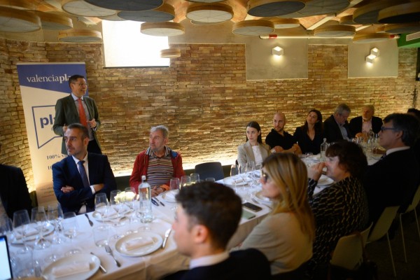 Encuentro de Ibercaja sobre mercados financieros y cata de vinos