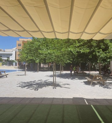Murcia acelera la instalación de los 40 toldos en colegios con una inversión de 400.000 euros
