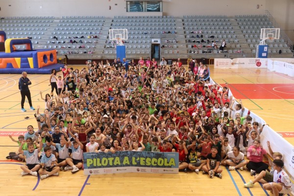 Alcoi disfruta de una gran Trobada de Pilota a l’Escola