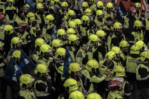 La Diputación descarta la unificación de los cuerpos de bomberos que piden los sindicatos tras la Dana
