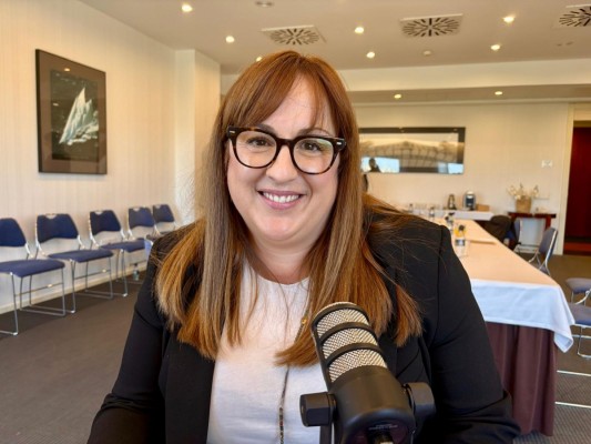 “La teoría importa, pero más importa aprender haciéndola”