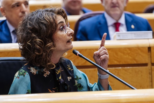 El PP pide la dimisión de Montero, que le acusa de 
