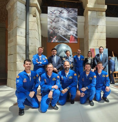 La Patrulla Águila recibe un homenaje de la Comunidad de Madrid