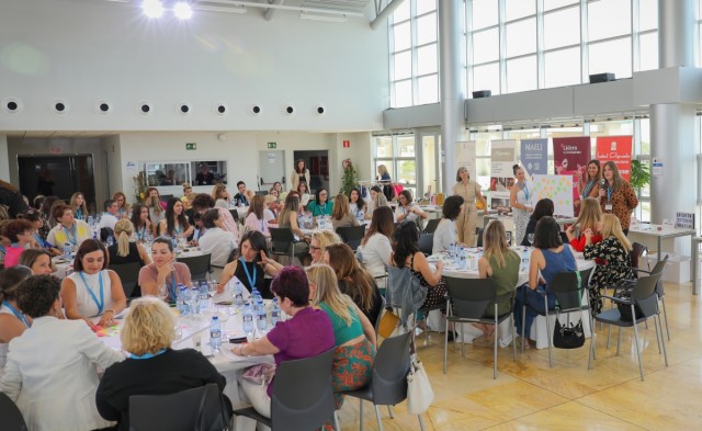 AEPA impulsa en Dénia un 'networking' empresarial femenino con 200 empresarias junto a EVAP y NDCS