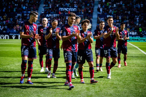 La plantilla corta empieza a ahogar al Levante