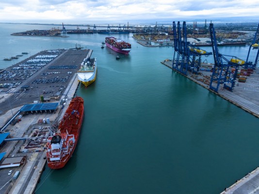 Valenciaport mantiene el incremento de tráficos con EEUU y China durante el primer cuatrimestre de 2025