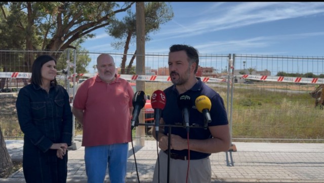 Empieza en Elche la adecuación de la parcela anexa para ampliar el patio del Rodolfo Tomás Samper