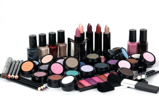 Las españolas gastan 486 millones en maquillaje al año, una media de 20,6 euros por persona