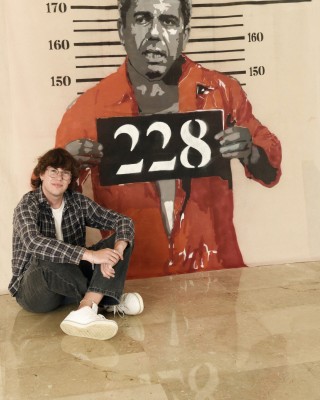 Adrián Larok, autor de la obra contra Mazón: 