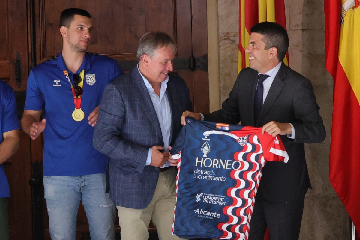 El Horneo Eón Alicante, también reconocido por Mazón: 