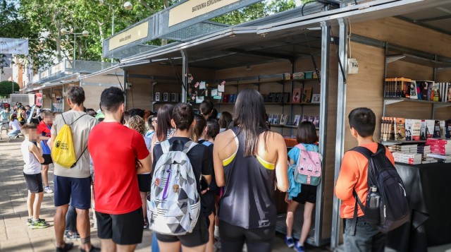 Rayden, Nieves Herrero o Rosario Raro: Onda abre su Fira del Llibre con un homenaje a sus 40 años
