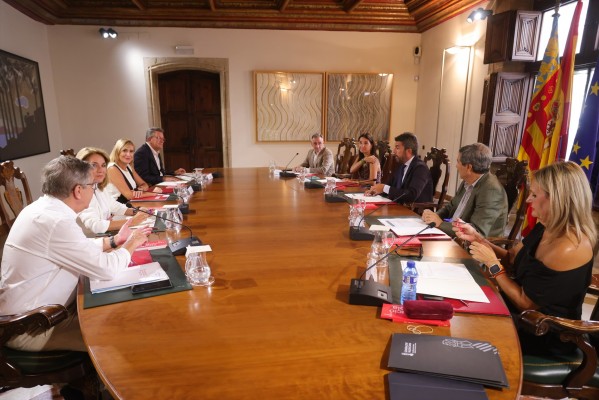El Consell renueva el acuerdo con los ingenieros industriales para potenciar la digitalización
