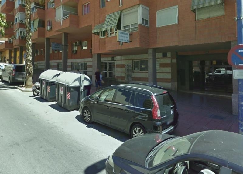 Locales de la avenida Beniardá.  - 