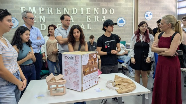 Diseñan nuevas vidas para objetos cotidianos: desde una pistola de salsa a un dispositivo para entrenar que genera energía