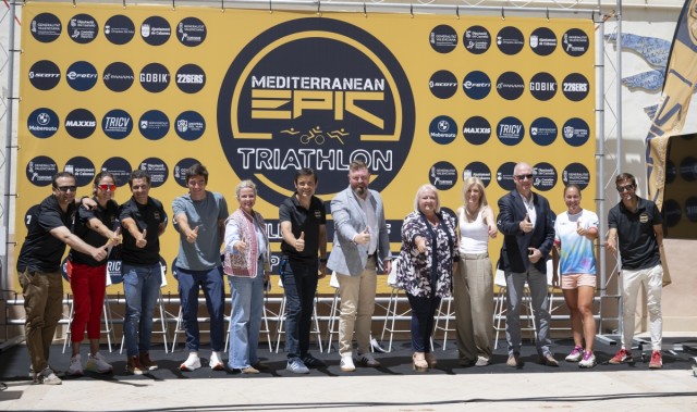 La Mediterranean Epic Triathlon reúne a 1.700 atletas de 12 países en Oropesa y Cabanes