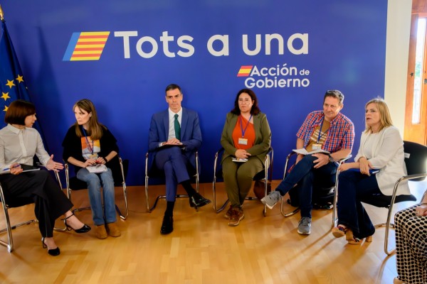 Pedro Sánchez se reúne con las asociaciones de víctimas de la Dana en València