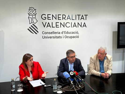 Los casos de ciberacoso se reducen un 60% un año después de la prohibición del uso de móviles en centros educativos