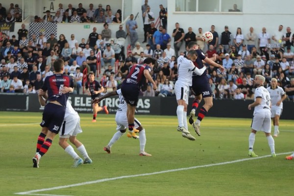 El Yeclano va a por el triunfo ante el Intercity para seguir en la Primera RFEF