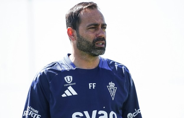 El Murcia persigue ante el Algeciras la victoria que le dé la segunda plaza