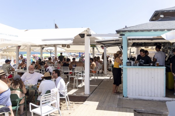 El Ayuntamiento de Cartagena mediará ante Costas contra las nuevas exigencias que retrasan las aperturas de los chiringuitos