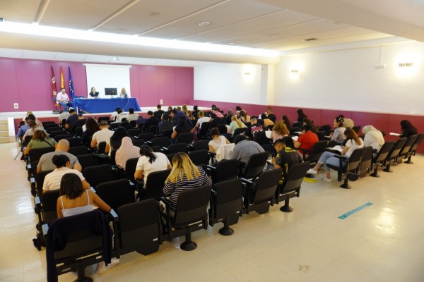 Más de 320 personas se examinan de Matemáticas, Lengua e Inglés en la Región para acceder a los cursos del SEF