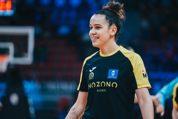 La ala franco mexicana Lou López-Sénéchal renueva contrato con el Hozono Jairis
