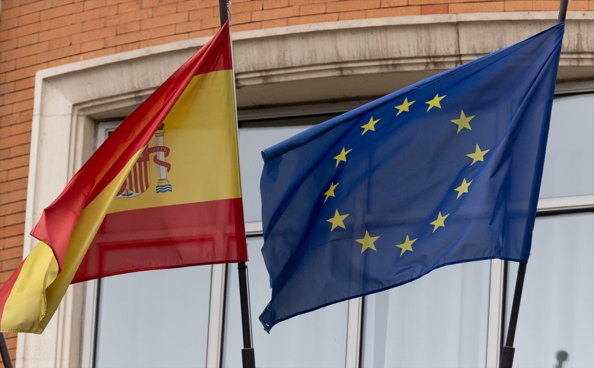 España plantea una oficialidad parcial del catalán, euskera y gallego en 2027 para convencer a la UE