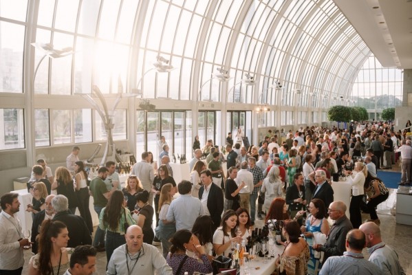 La 19ª Noche del Vino de la DO València rinde homenaje al consumidor