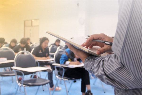 La EOI Virtual Valenciana se suprime y se integra en la red de escuelas presenciales