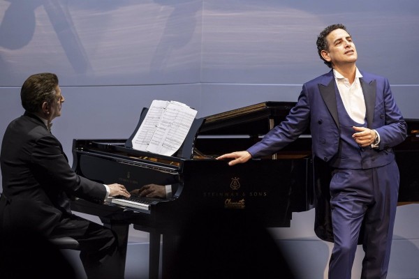 Les Arts clausura su ciclo de grandes voces con el 'bel canto' de Juan Diego Flórez