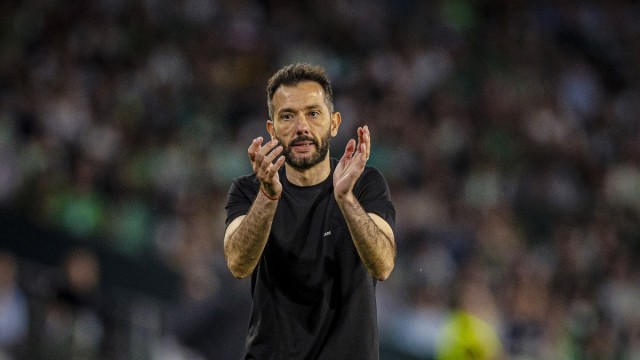 Corberán examina el futuro de sus 'alumnos' tras el partido del Villamarín 