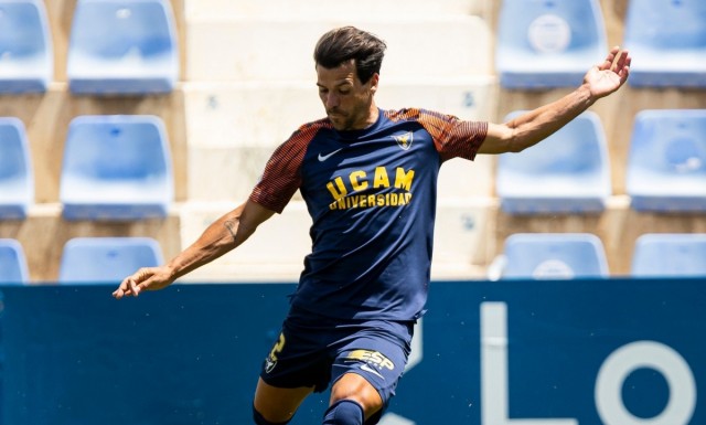 El UCAM CF, que pelea por subir a Primera RFEF, renueva a José Ruiz y Yeremy