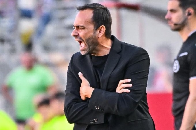 Fran Fernández, entrenador del Real Murcia, durante el partido frente al Algeciras. - Foto: RM