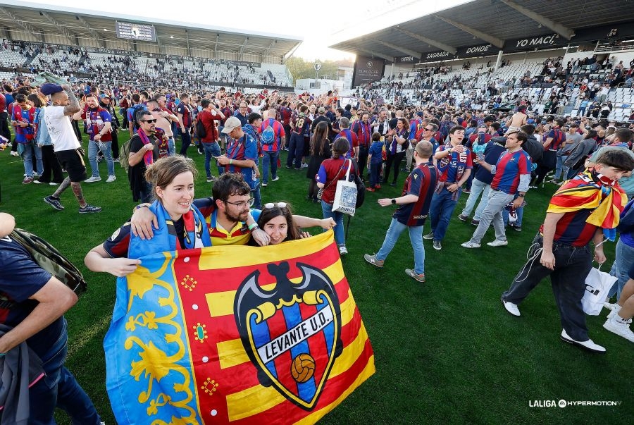 El ascenso, un balón de oxígeno para la maltrecha economía del Levante