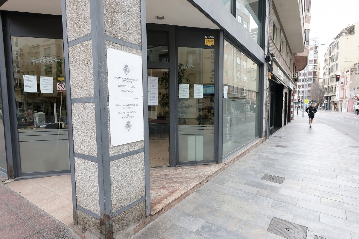 La Oficina de Recaudación se encuentra en la calle Gobernador. - Foto: ANTONIO PRADAS
