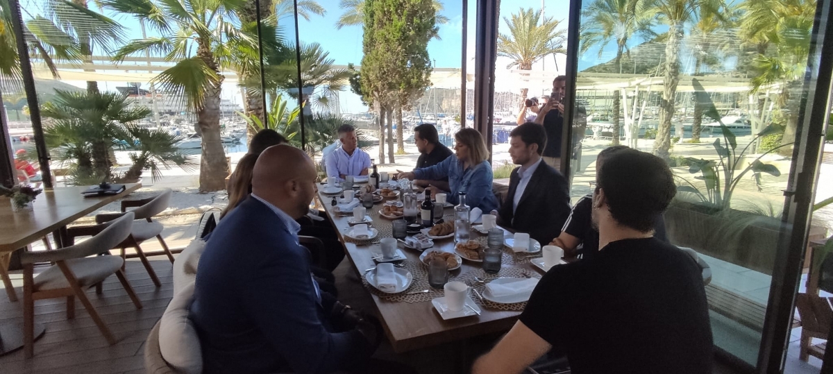 Reunión de Arroyo con productores y empresarios del sector musical