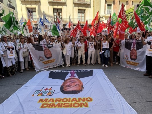 Sindicatos protestan ante la Generalitat por el 