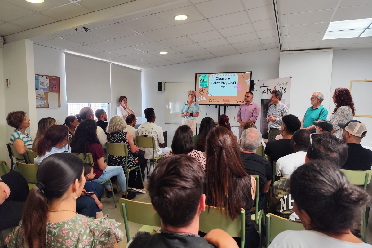 Vila-real forma sobre gestió de residus a 16 persones amb el taller Prepara't de la Fundació Tots Units