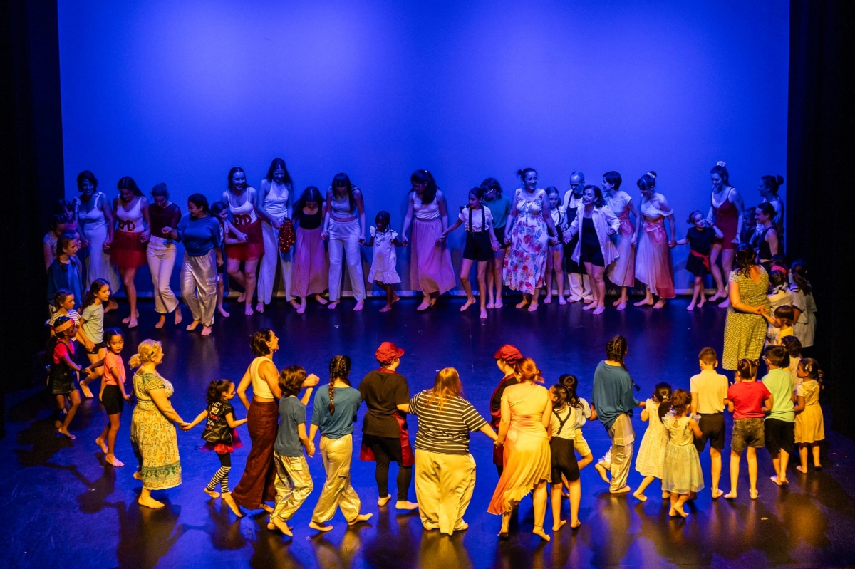 L'Escola de Dansa de Vila-real ompli l'Auditori Municipal amb 70 persones en la mostra final de curs